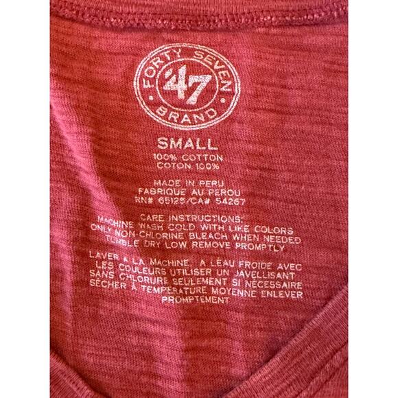 BROWN UNIVERSITY '47 V Neck Tee T-Shirt Women size S gameday collegiate - Picture 4 of 7